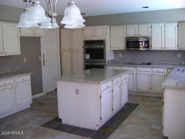 1217 E Lighthouse Ct Gilbert, AZ 85234 photo 4