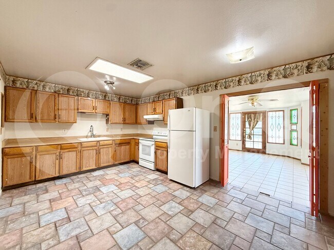 5208 S 40th Pl Phoenix, AZ 85040 photo 5