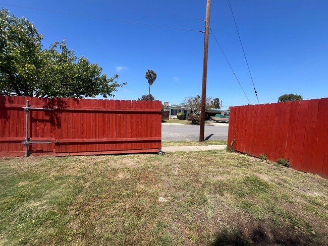 5095 Diane Ave San Diego, CA 92117 photo 5