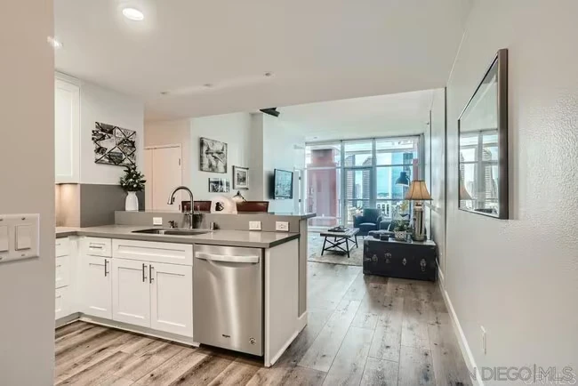 427 Ninth Ave San Diego, CA 92101 photo 2