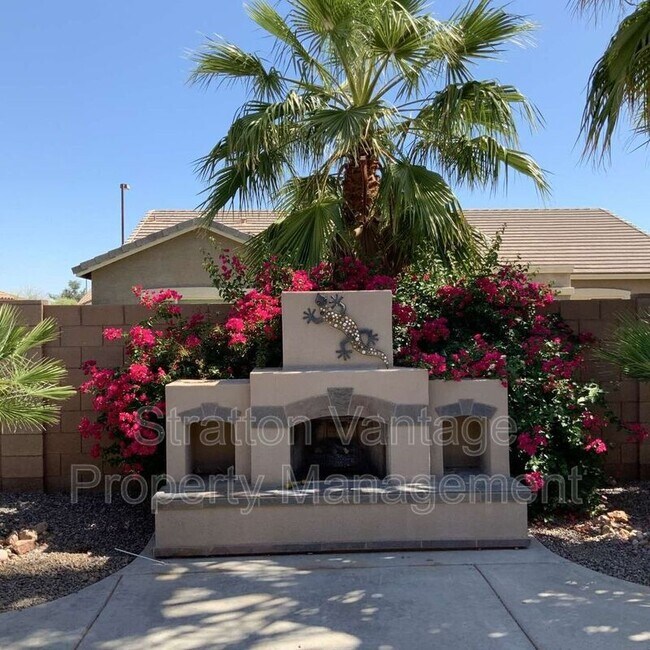 2886 E Eleana Ln Gilbert, AZ 85298 photo 2
