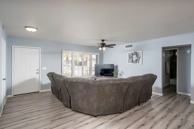 951 W La Jolla Dr Tempe, AZ 85282 photo 5