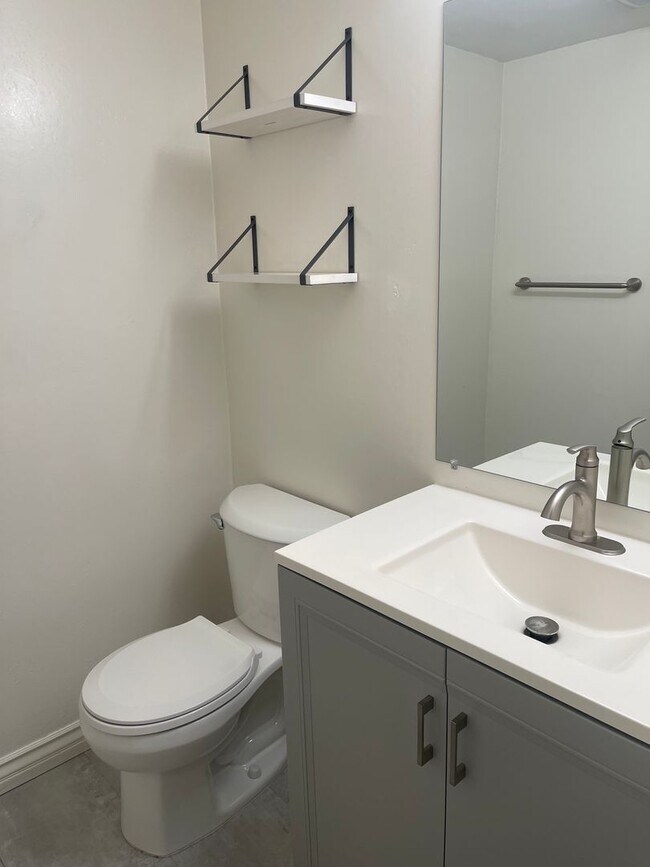 3912 60th St San Diego, CA 92115 photo 5