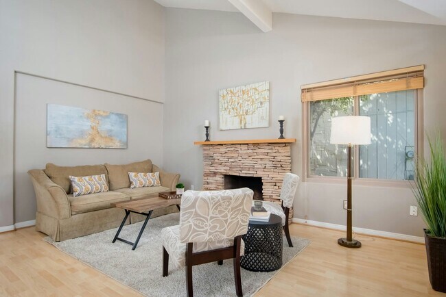 350 Shawn Elise Way Encinitas, CA 92024 photo 4