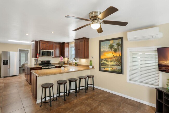 824 Rockaway Ct San Diego, CA 92109 photo 2