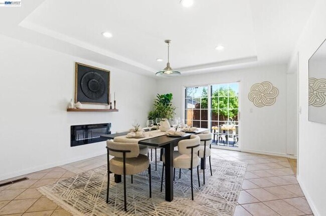 2446 Bing Pl Union City, CA 94587 photo 3