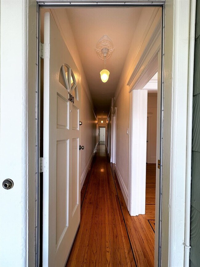 1384 Church St San Francisco, CA 94114 photo 2