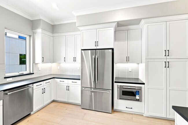 2 Bed, 2.5 Bath Executive Home In Newly Constructed Community! photo 4