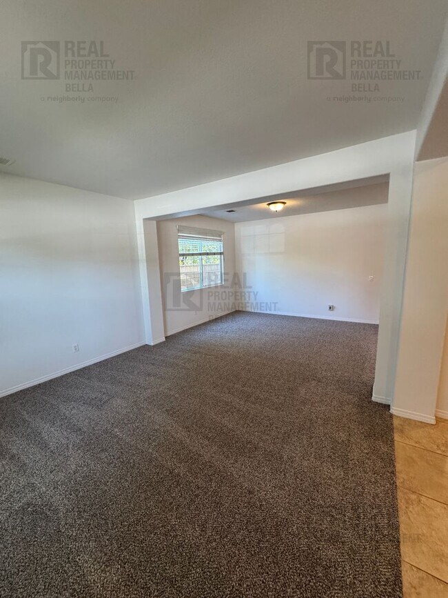 34574 Black Cherry St Winchester, CA 92596 photo 4