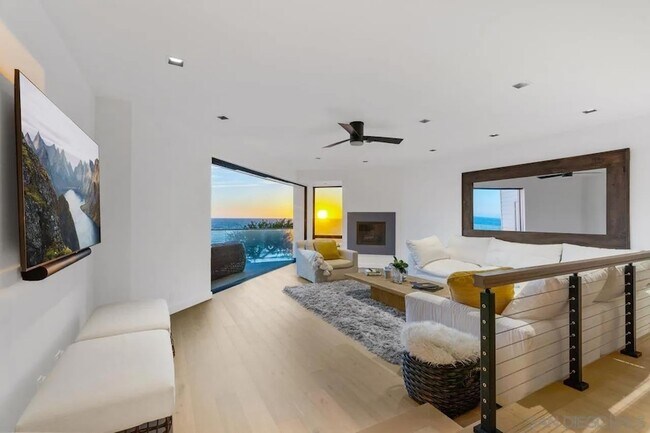 135 S Sierra Ave Solana Beach, CA 92075 photo 3