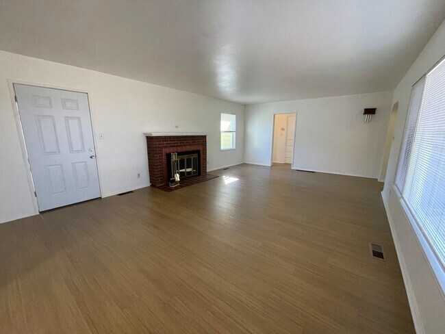 2543 Washington St Lemon Grove, CA 91945 photo 4