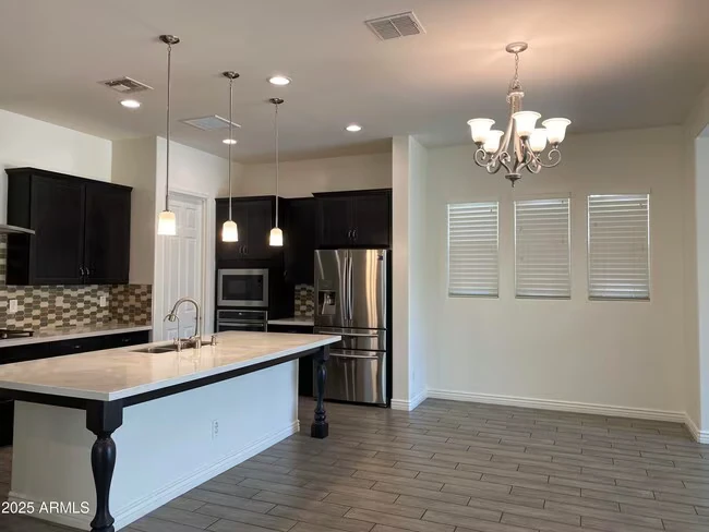 233 W Sandra Ter Phoenix, AZ 85023 photo 5