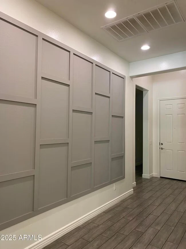 233 W Sandra Ter Phoenix, AZ 85023 photo 2
