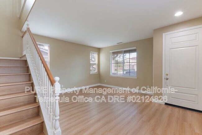 45698 Hawk Ct Temecula, CA 92592 photo 2