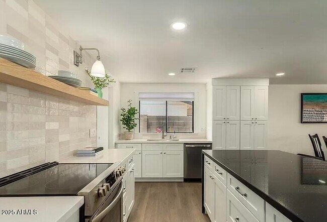 1936 W Devonshire St Mesa, AZ 85201 photo 3