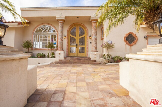 7350 Brodiaea Way San Diego, CA 92037 photo 3