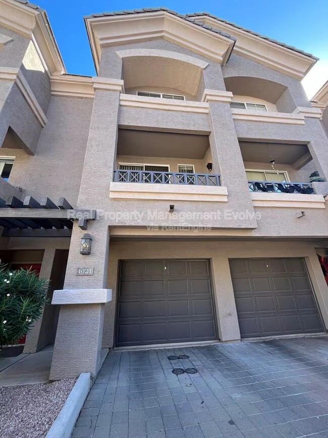 4455 E Paradise Vlg Pkwy S Phoenix, AZ 85032 photo 2