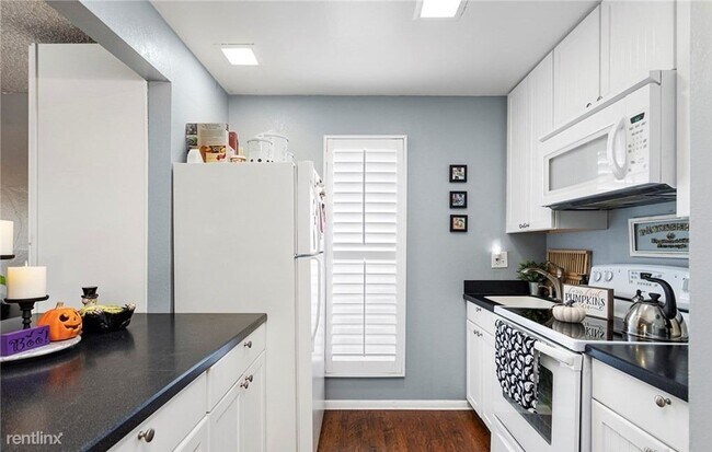 28661 Via Las Flores Murrieta, CA 92563