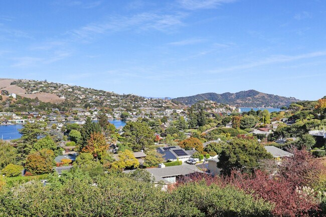 2 Buckeye Rd photo 2