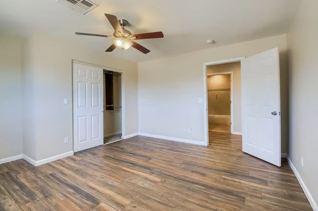 2618 E Sweetwater Ave Phoenix, AZ 85032 photo 4