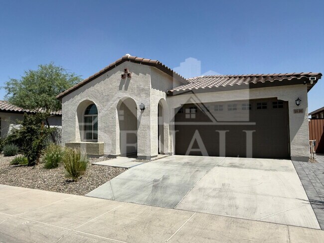 1636 W Estes Way Phoenix, AZ 85041 photo 2