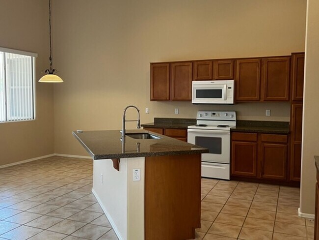4405 E Cherry Hills Dr Chandler, AZ 85249 photo 2