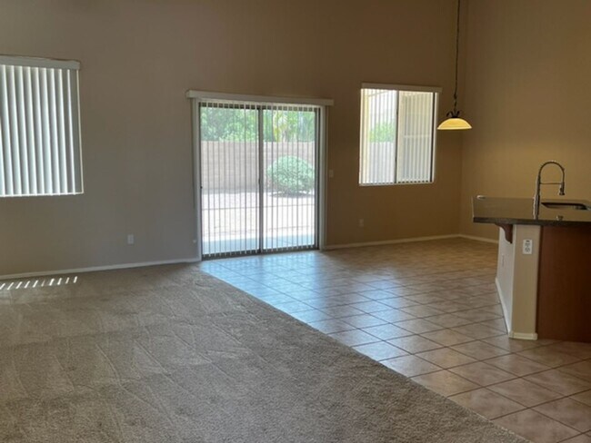 4405 E Cherry Hills Dr Chandler, AZ 85249 photo 4