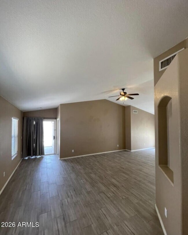 11350 W Eden McKenzie Dr Surprise, AZ 85378 photo 3