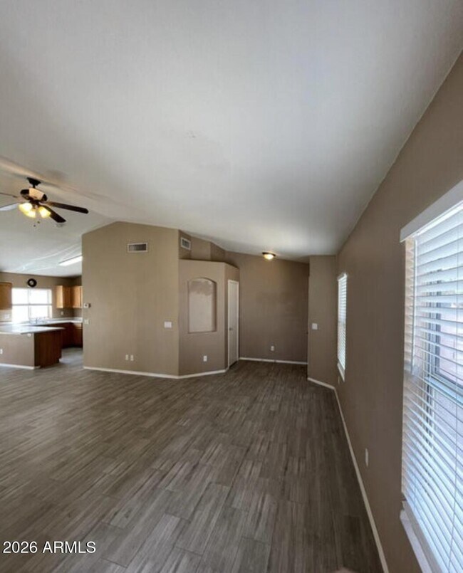 11350 W Eden McKenzie Dr Surprise, AZ 85378 photo 4