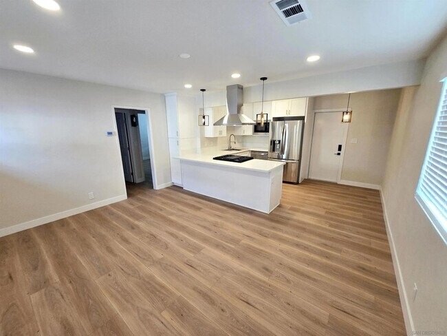 2130 E 5th St National City, CA 91950 photo 2