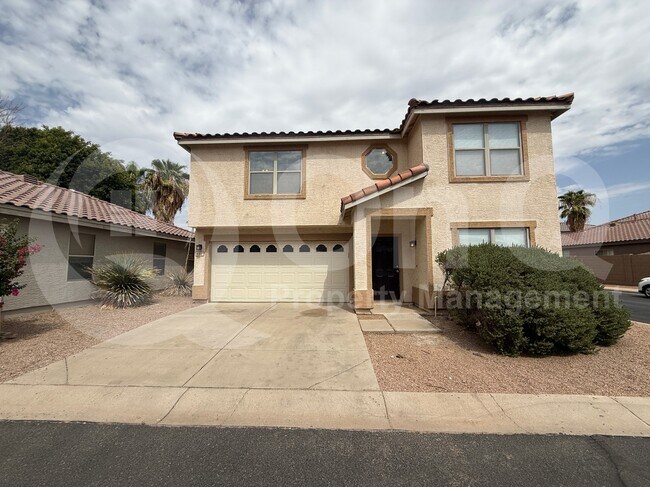 422 W Redwood Dr photo 2