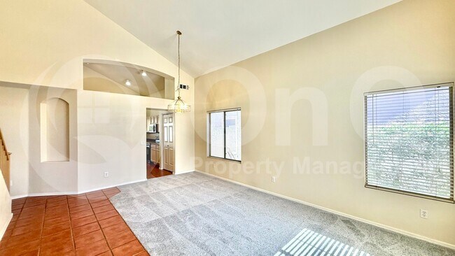 7460 W Lone Cactus Dr Glendale, AZ 85308 photo 2