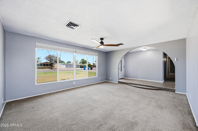 3737 W Griswold Rd Phoenix, AZ 85051 photo 4