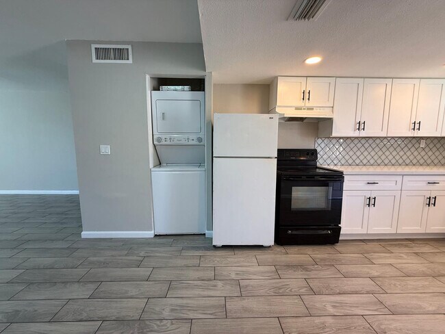 3302 W Loma Ln Phoenix, AZ 85051 photo 4