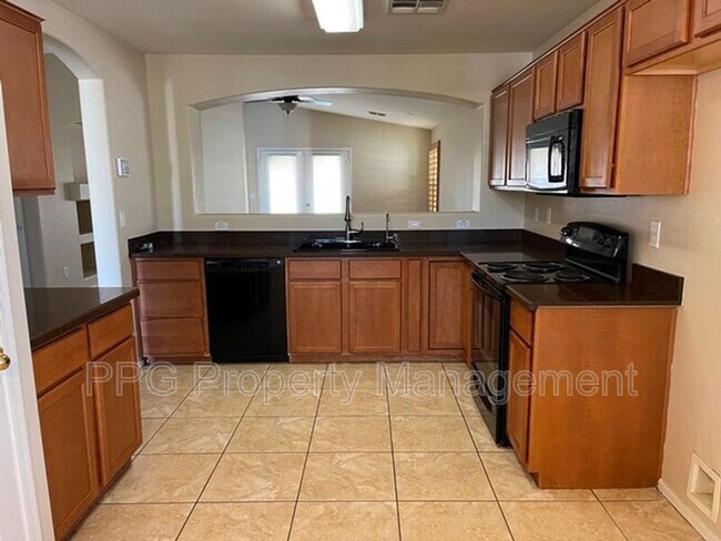 10107 W Veliana Way Tolleson, AZ 85353 photo 2