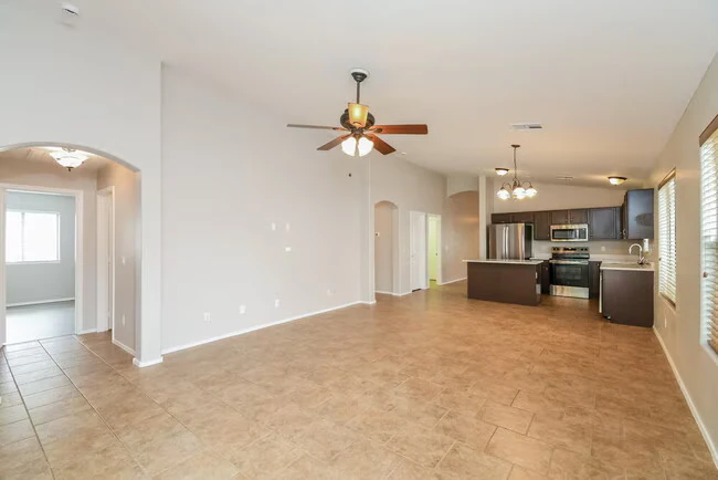 45734 W Dirk St Maricopa, AZ 85139 photo 4