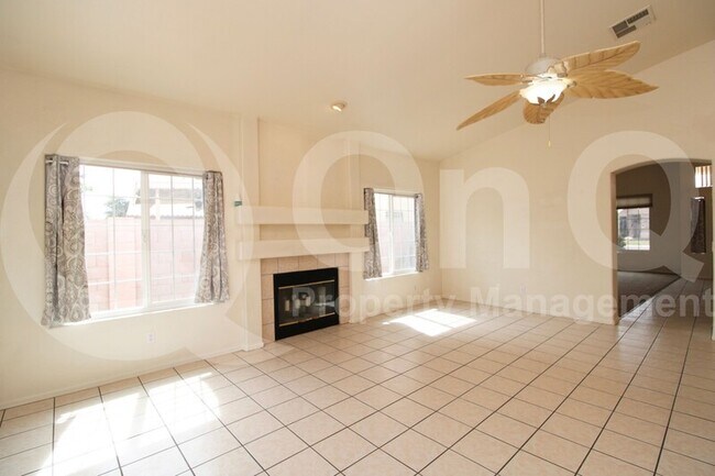 7099 S Taylor Dr Tempe, AZ 85283 photo 5