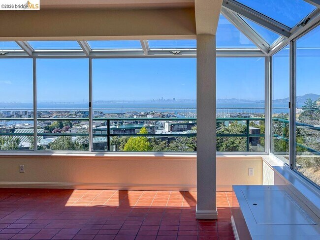 1301 Quarry Ct Richmond, CA 94801 photo 2