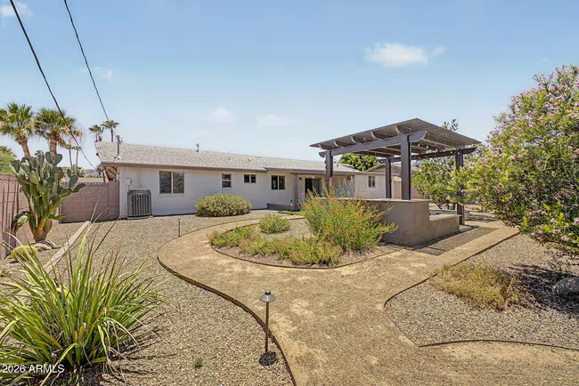 3910 E Shangri La Rd Phoenix, AZ 85028 photo 2