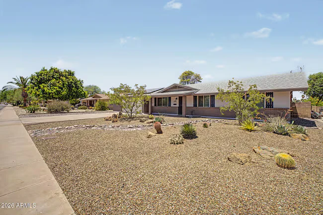3910 E Shangri La Rd Phoenix, AZ 85028 photo 4