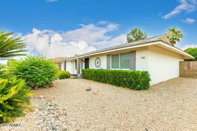 19802 N Concho Cir Sun City, AZ 85373 photo 4