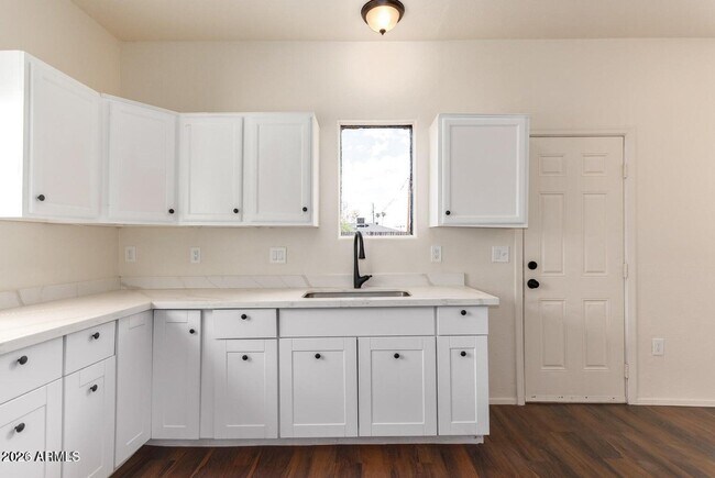 3430 E Cambridge Ave Phoenix, AZ 85008 photo 4
