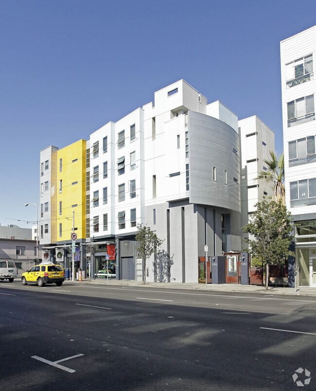 SOMA Studios Apartments photo 2