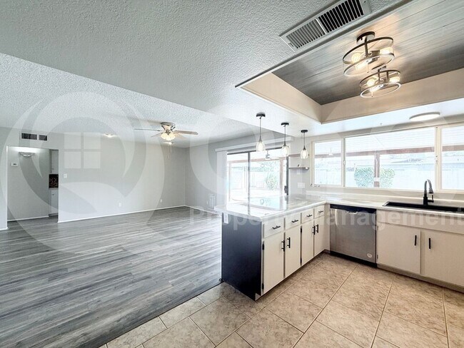 3631 W Tulsa St Chandler, AZ 85226 photo 4