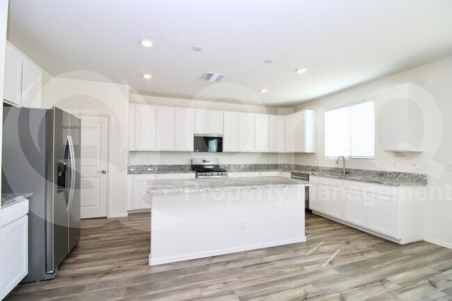 36601 W San Ildefanso Ave Maricopa, AZ 85138 photo 4