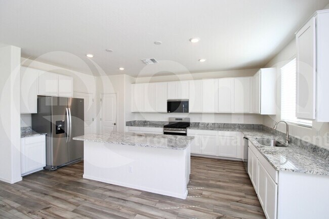 36601 W San Ildefanso Ave Maricopa, AZ 85138 photo 3