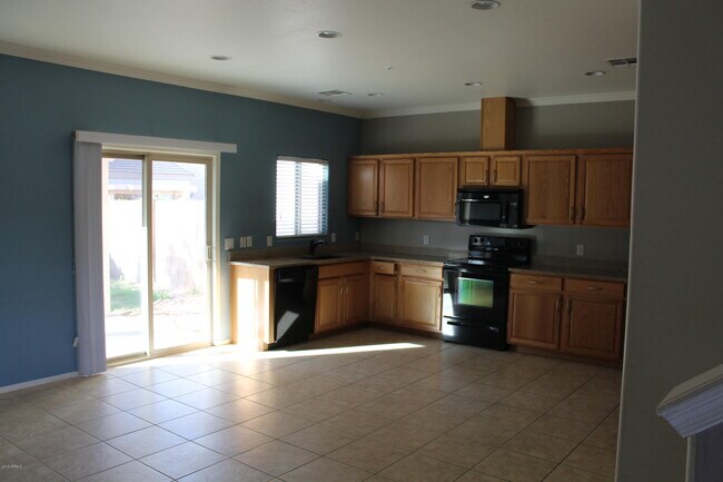 8851 W Dahlia Dr Peoria, AZ 85381 photo 3