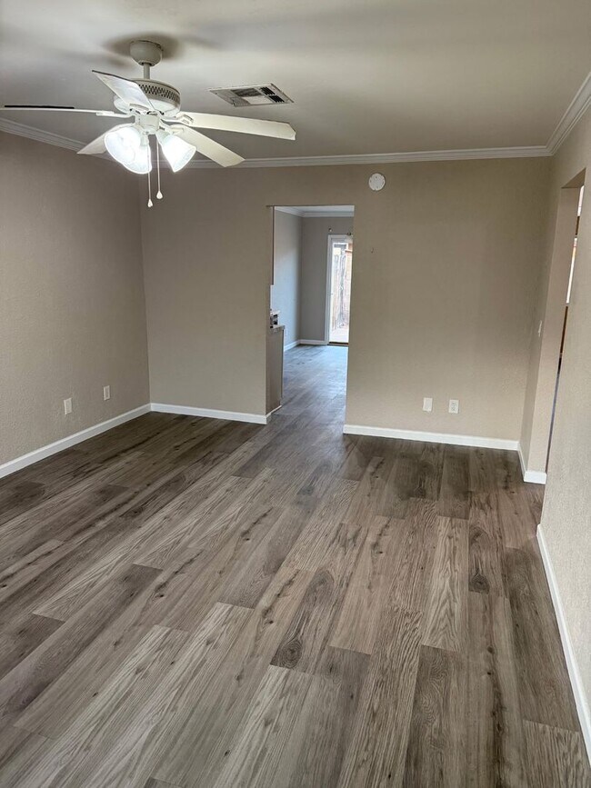 6325 E Avalon St Mesa, AZ 85205 photo 3
