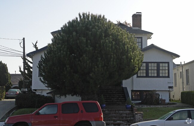 3251-3251B Fernside Blvd Alameda, CA 94501 photo 3