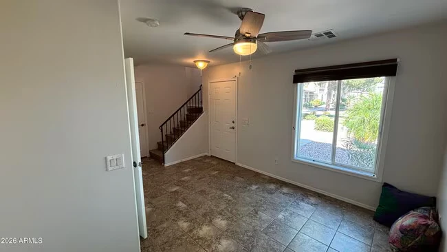 2125 E Huntington Dr Phoenix, AZ 85040 photo 4